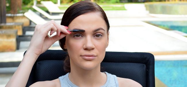 Comment faire de votre plus épais sourcils avec le maquillage - Un tutoriel étape par étape