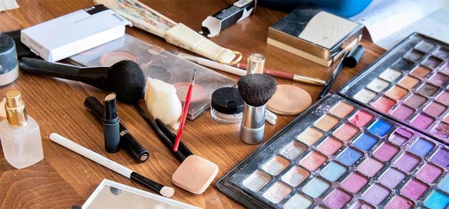 Comment désinfecter votre maquillage produits et accessoires?