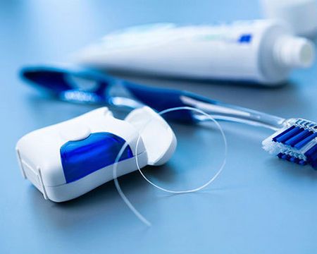 Comment utiliser la soie dentaire dans votre vie quotidienne