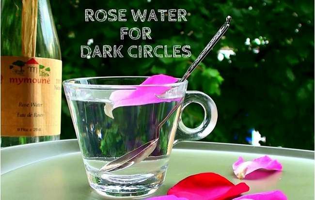 L'eau de rose pour les cernes