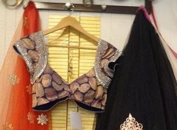 La dernière conception de blouse pour la moitié sari # 7