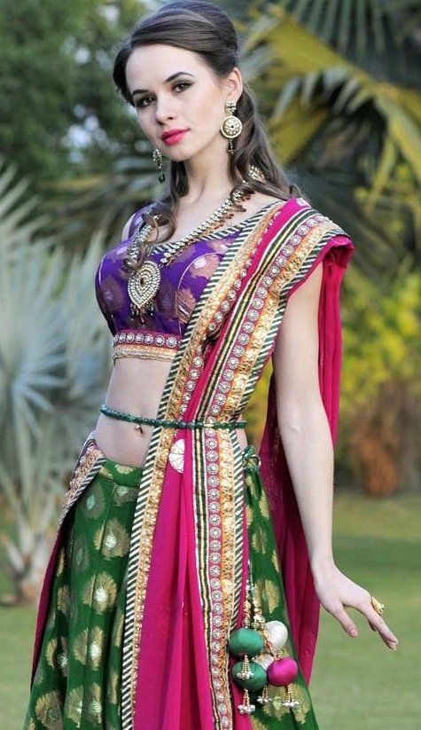 La dernière conception de blouse pour la moitié sari # 10