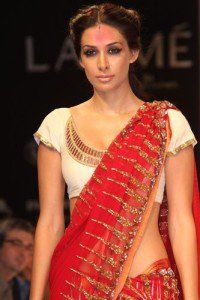 Dernières créations de blouse pour la moitié des saris # 1