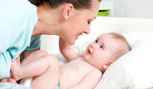 Précautions prises pour allaiter les bébés quand maman a de la fièvre