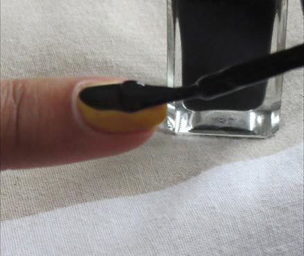 bricolage saran wrap nail art 2