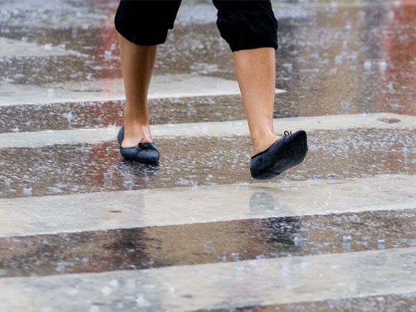 Indiquer quelques-uns des conseils de soins des pieds pendant la saison des pluies