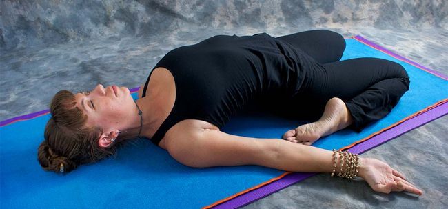 Supta Virasana / inclinables Hero Pose - comment faire et quels sont ses avantages?