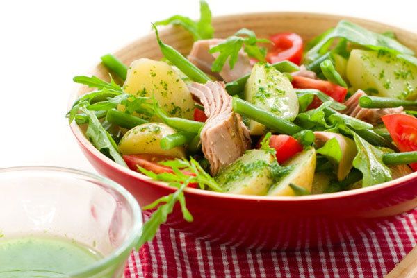 la pomme de terre vert salade de haricots avec du concombre vinaigrette
