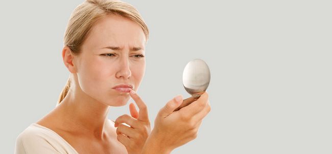 Top 9 remèdes maison pour guérir des taches noires sur les lèvres
