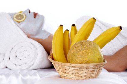 Haut les avantages de beauté de la banane et les utilisations de la banane pour les soins de la peau et de soins capillaires