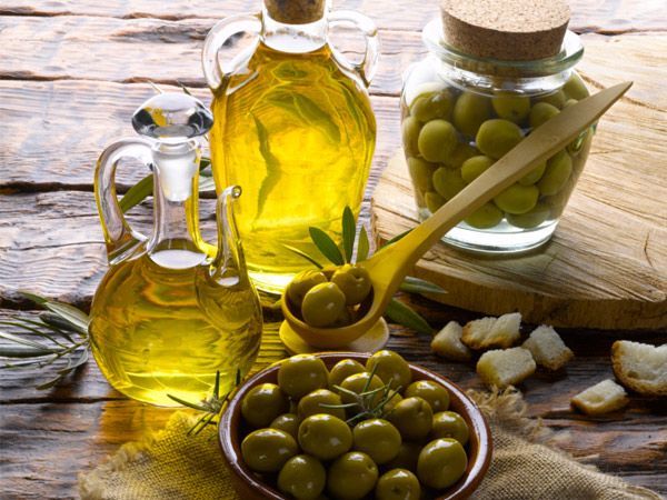 Top bienfaits de l'huile d'olive pour les soins de la peau, soins de santé et soins des cheveux