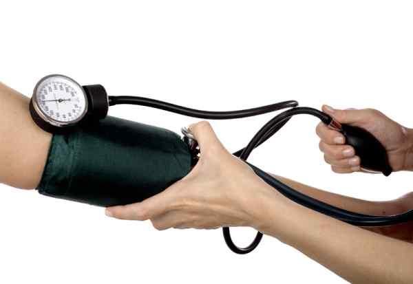 Qu'est-ce que la pression artérielle basse? Faible pb provoque le diagnostic et le traitement