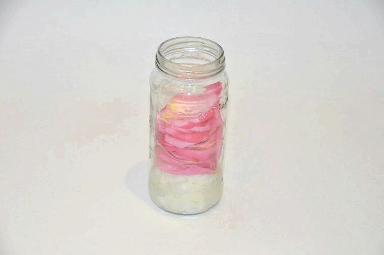 DIY: Homemade Coconut Rose Body Scrub