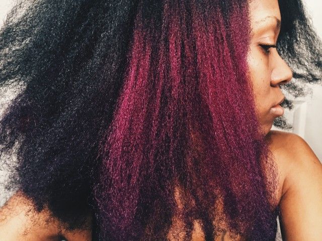 Cheveux naturels pourpre teint avec Manic Panic Purple Haze.