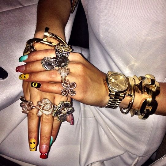 Aimez-vous les ongles de Rita Ora?