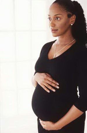 noir-femme-enceinte-hypehair