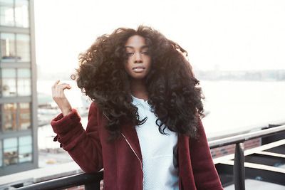 SZA cheveux naturels